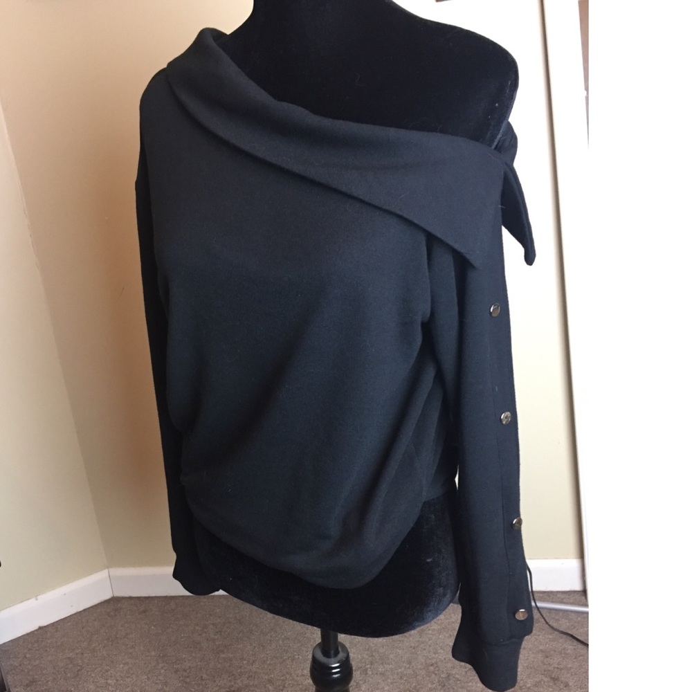 Jennifer Lopez off shoulder thick top NWOT